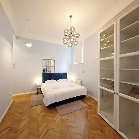 Central Apartments Zagreb Apartment